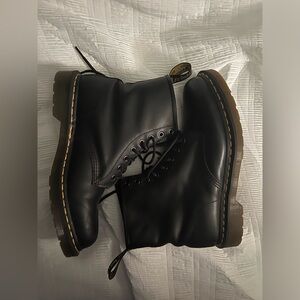 Women’s/ Men’s Dr.Martens Boots